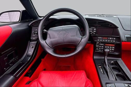 Sebring Silver (Met) 1996 Chevrolet Corvette Base