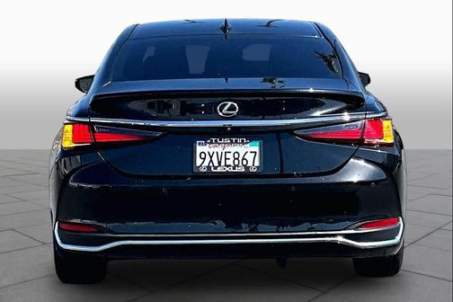 Caviar 2023 Lexus ES 300h Base