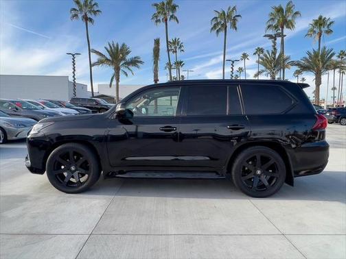 2021 Lexus LX 570 Three-Row