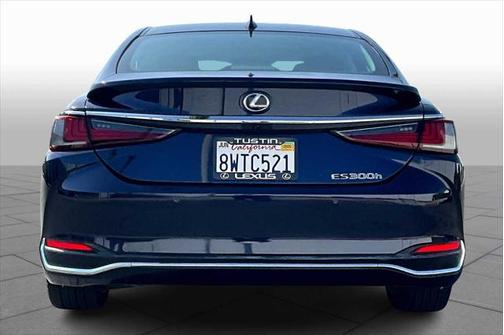2021 Lexus ES 300h Base