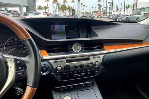2013 Lexus ES 300h Base