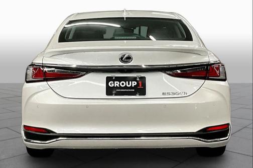 2025 Lexus ES 300h Base