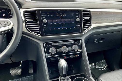 2022 Volkswagen Atlas 3.6L SE w/Technology