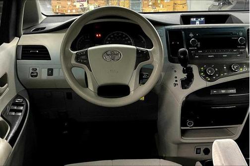 2011 Toyota Sienna LE