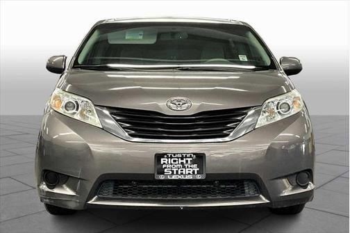 2011 Toyota Sienna LE
