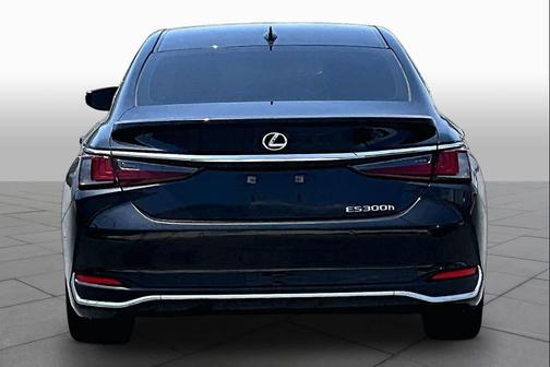Caviar 2025 Lexus ES 300h Base
