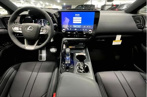 2025 Lexus NX 450h+ F SPORT Handling