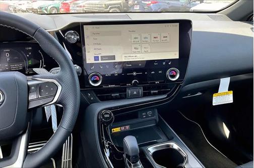 2025 Lexus NX 450h+ F SPORT Handling