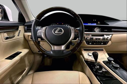 Starfire Pearl 2015 Lexus ES 350 Base
