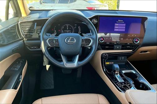 2025 Lexus NX 350h Premium