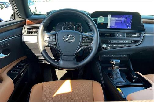 2025 Lexus ES 300h Base