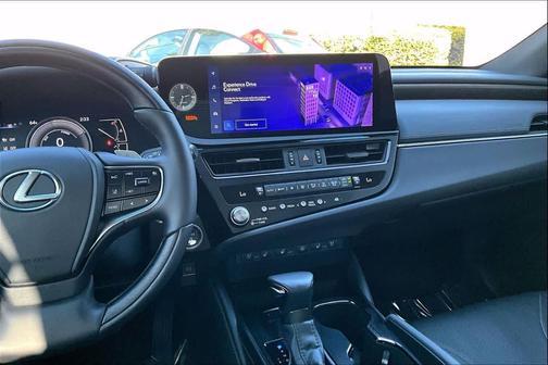 2025 Lexus ES 300h Luxury