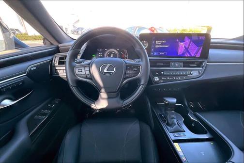 2025 Lexus ES 300h Luxury