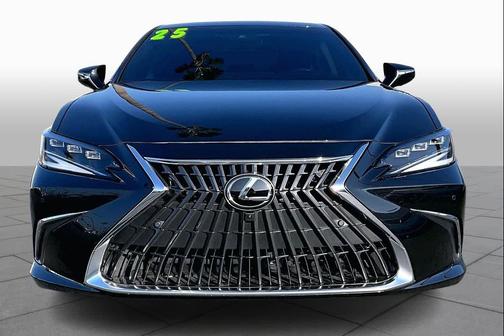 2025 Lexus ES 300h Luxury