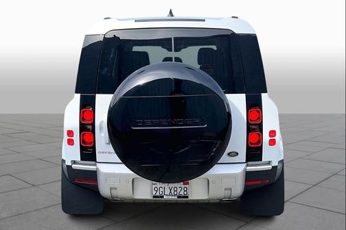 2023 Land Rover Defender 110 SE