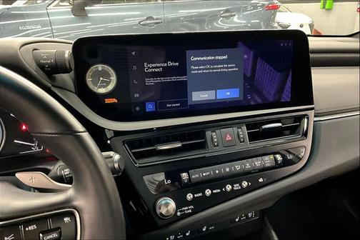 2025 Lexus ES 300h Base