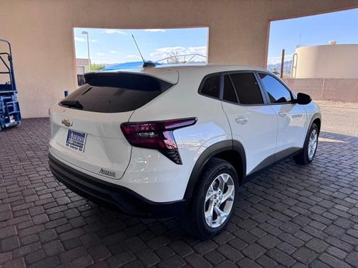 Summit White 2025 Chevrolet Trax LS