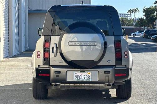 2023 Land Rover Defender 130 X-Dynamic SE