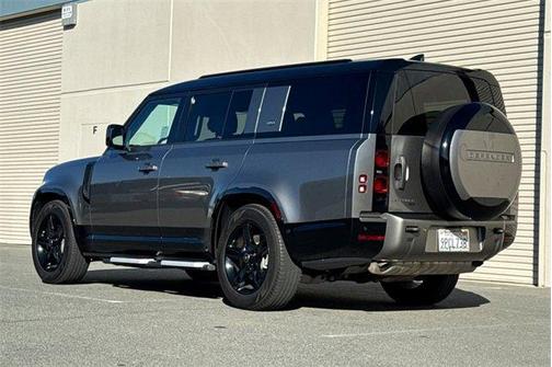 2023 Land Rover Defender 130 X-Dynamic SE