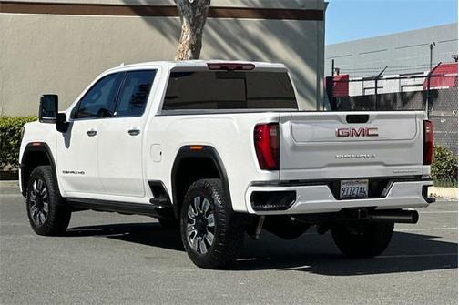 2024 GMC Sierra 2500 Denali