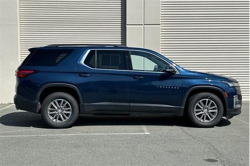 2022 Chevrolet Traverse LT Leather