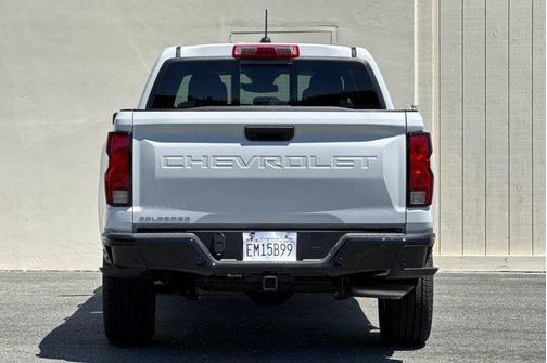 Summit White 2026 Chevrolet Colorado WT