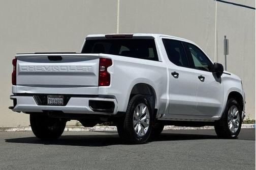 Summit White 2023 Chevrolet Silverado 1500 Custom