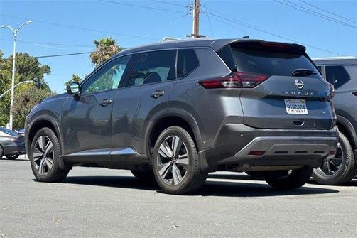 2022 Nissan Rogue SL