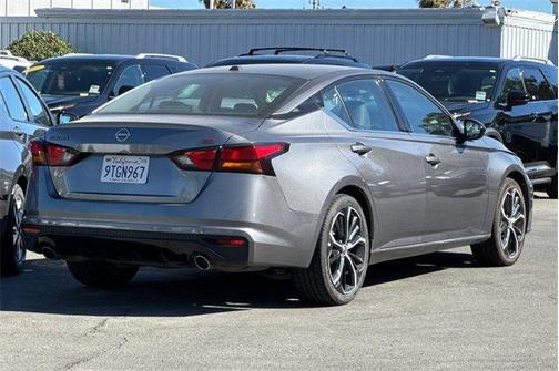 2023 Nissan Altima SR FWD