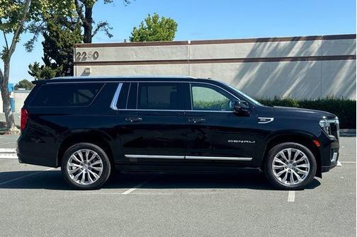 Onyx Black 2022 GMC Yukon XL Denali