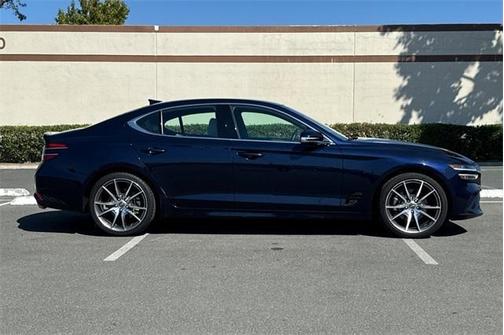 2023 Genesis G70 2.0T RWD