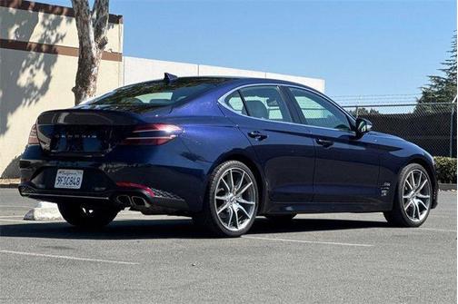 2023 Genesis G70 2.0T RWD