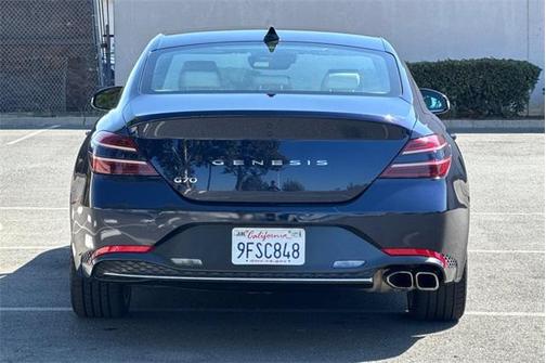 2023 Genesis G70 2.0T RWD