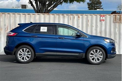 2022 Ford Edge Titanium