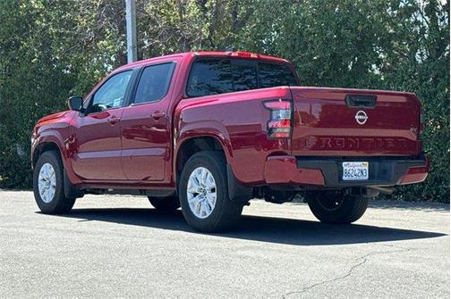 2022 Nissan Frontier SV