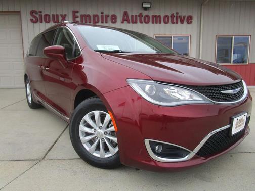 2018 Chrysler Pacifica Touring-L