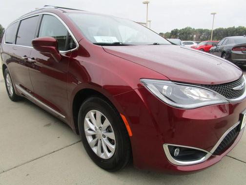 2018 Chrysler Pacifica Touring-L