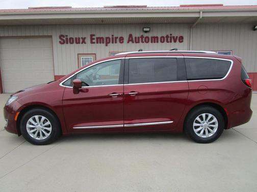 2018 Chrysler Pacifica Touring-L