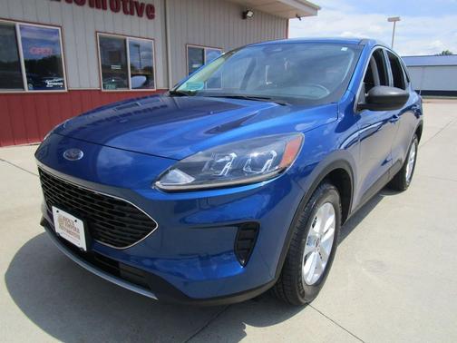 Atlas Blue Metallic 2022 Ford Escape SE