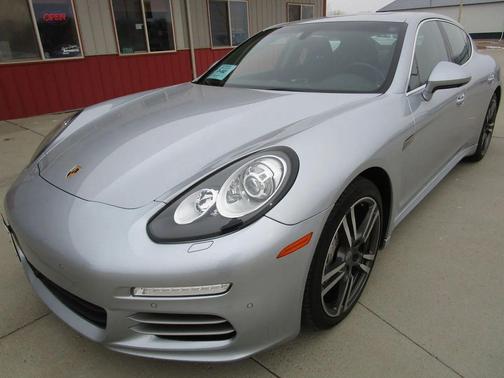 2014 Porsche Panamera 4S