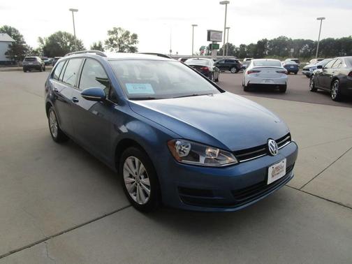 2017 Volkswagen Golf SportWagen TSI S