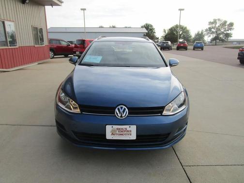 2017 Volkswagen Golf SportWagen TSI S