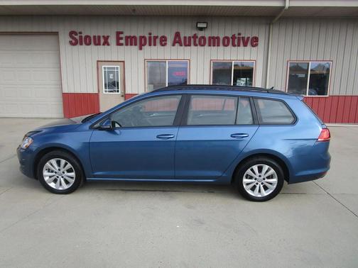 2017 Volkswagen Golf SportWagen TSI S