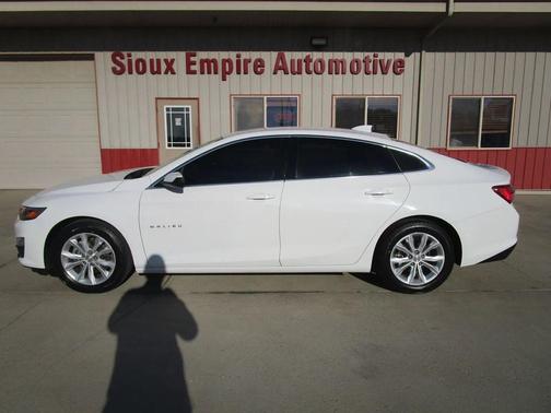 2022 Chevrolet Malibu FWD LT