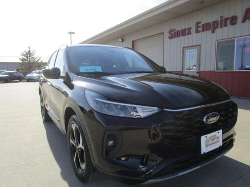 Agate Black Metallic 2024 Ford Escape ST-Line Select