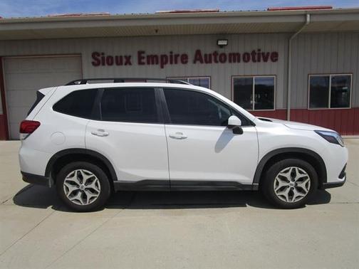 2022 Subaru Forester Premium