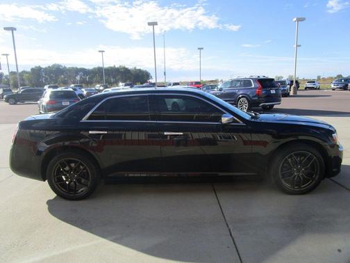 2014 Chrysler 300C John Varvatos Luxury