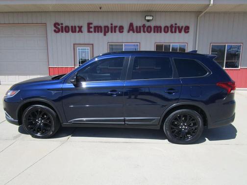 Cosmic Blue Metallic 2018 Mitsubishi Outlander SE