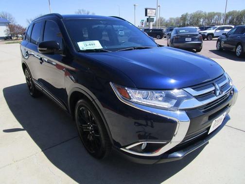 Cosmic Blue Metallic 2018 Mitsubishi Outlander SE