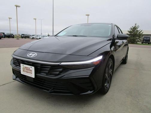 Abyss Black 2025 Hyundai ELANTRA HEV Limited